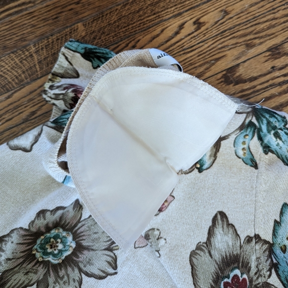 Bold Floral Print Knit Top w. Beading Detail & Shoulder Pads - Picture 10 of 12